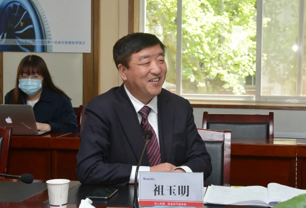 攀華集團(tuán)董事長(zhǎng)李興華:陜鼓分布式能源系統(tǒng)解決方案及服務(wù)正是攀華未來發(fā)展所需要的