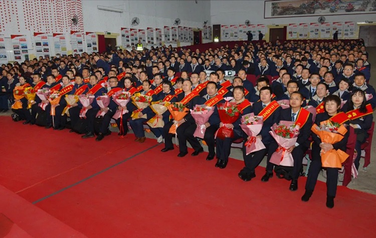 壓縮機(jī)行業(yè)快訊:陜鼓兩團(tuán)隊(duì)喜獲西安市國資委“100個(gè)標(biāo)準(zhǔn)化黨支部”和“黨員示范崗”